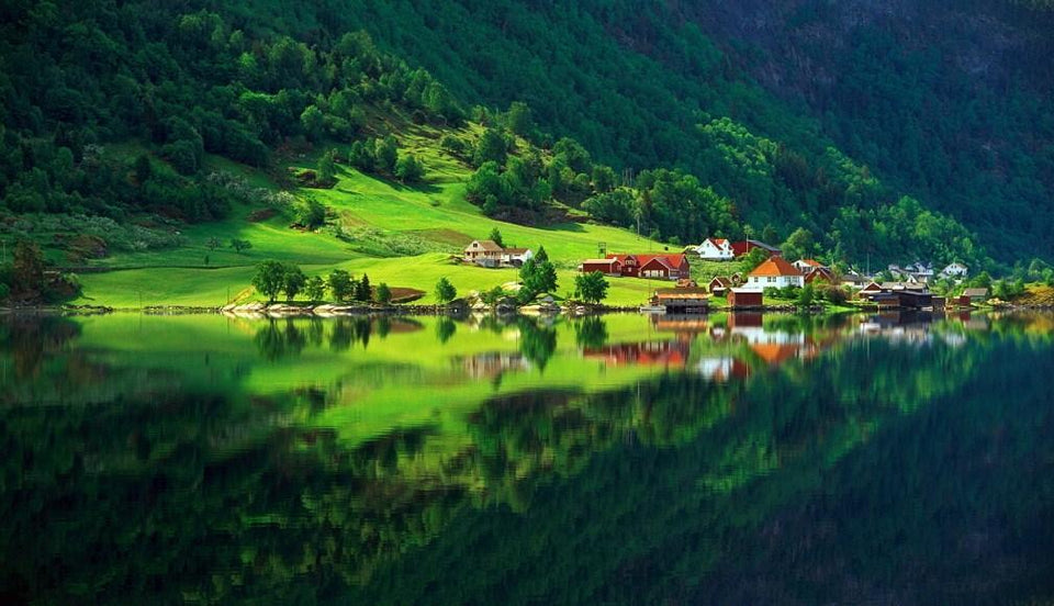 Amazing Green Valley Diamond Painting - diamond-painting-bliss.myshopify.com