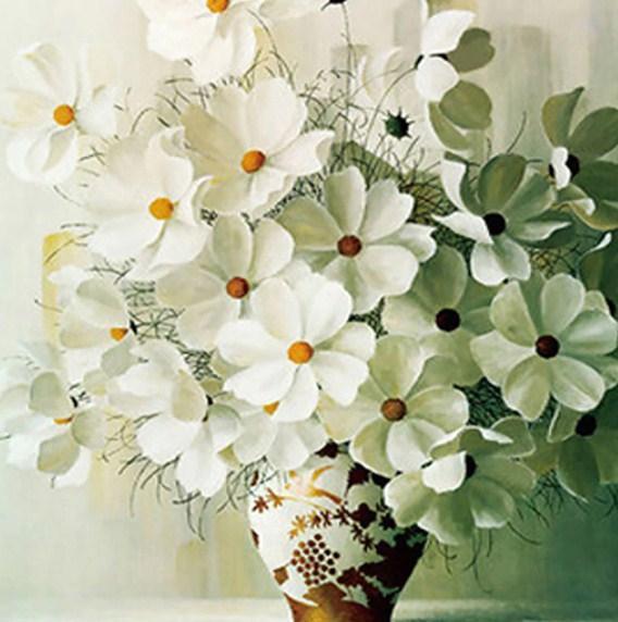 Elegant White Flowers in Vase - diamond-painting-bliss.myshopify.com
