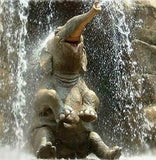 Elephant Baby Playing in Water - diamond-painting-bliss.myshopify.com