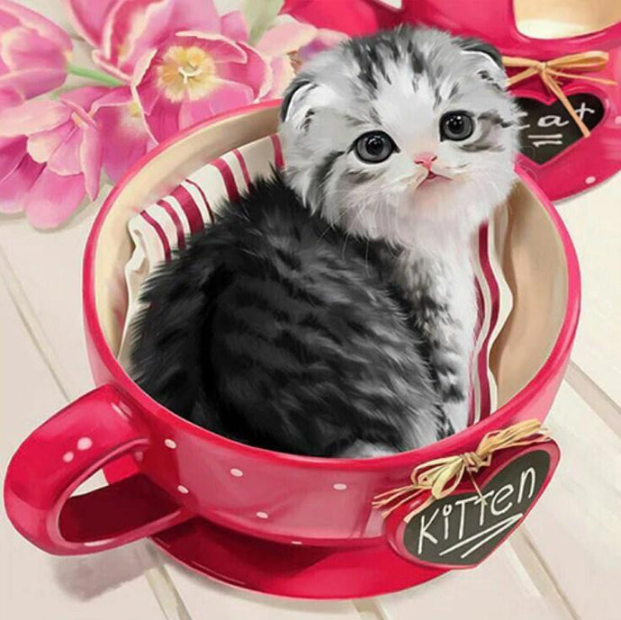 Kitten Sitting in Tea Cup - diamond-painting-bliss.myshopify.com