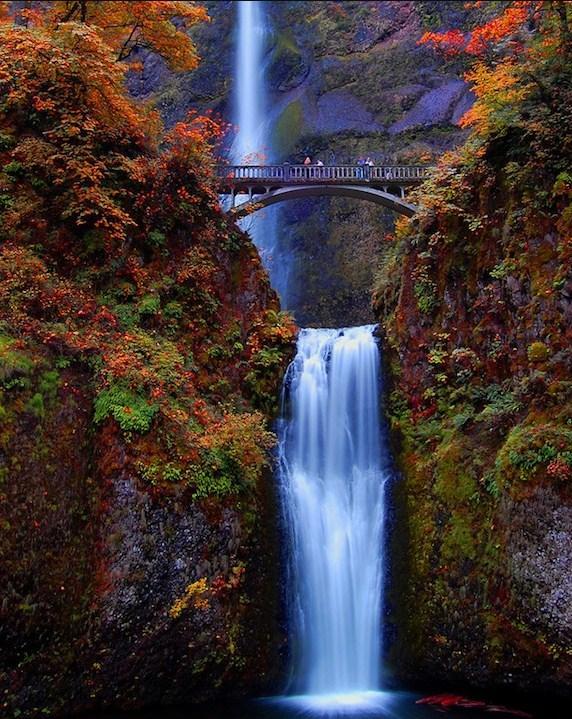 Multnomah Falls - Waterfall in Oregon - diamond-painting-bliss.myshopify.com