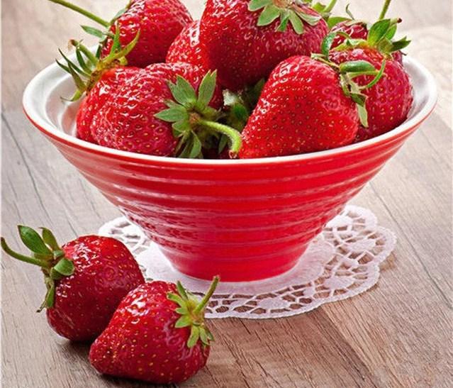 Strawberries Full Drill Painting Kit - diamond-painting-bliss.myshopify.com