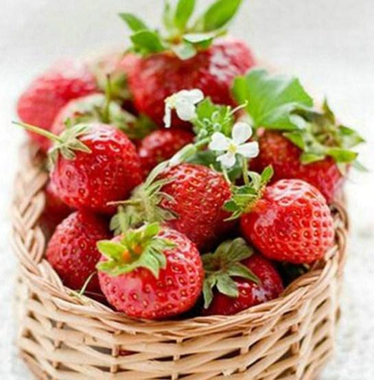 Strawberry Basket Full Drill Painting - diamond-painting-bliss.myshopify.com