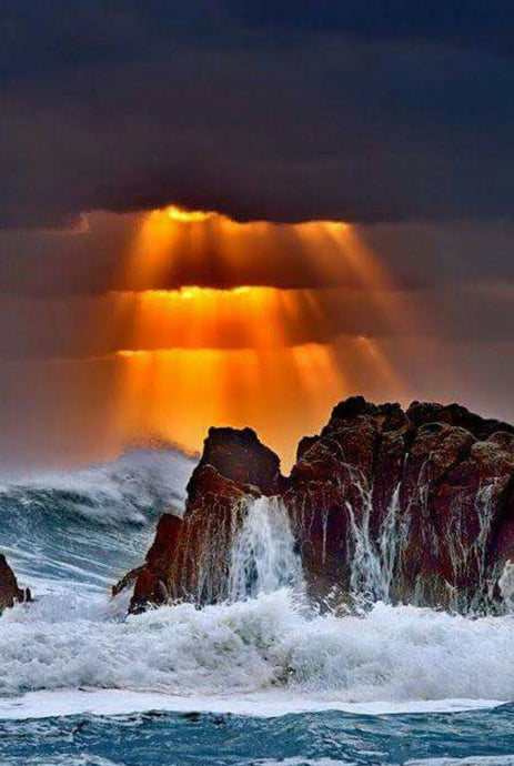 Sunlight Coming out of Clouds - diamond-painting-bliss.myshopify.com