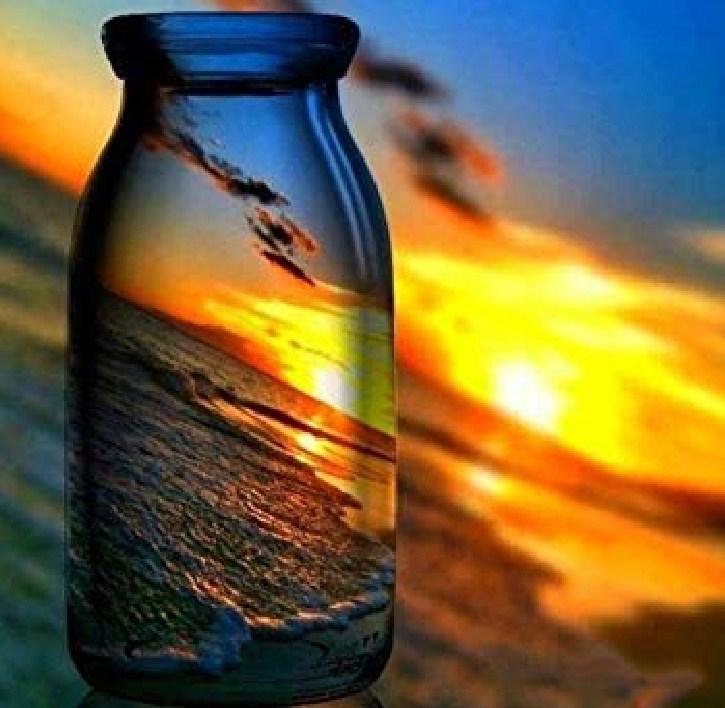 Sunset Captured in Glass Bottle - diamond-painting-bliss.myshopify.com