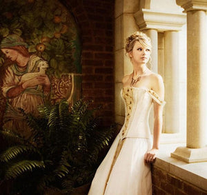 Taylor Swift - Paint with Diamonds - diamond-painting-bliss.myshopify.com